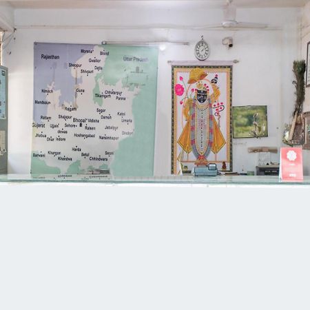 Oyo 14856 Resort Raghav Palace Indore Eksteriør billede