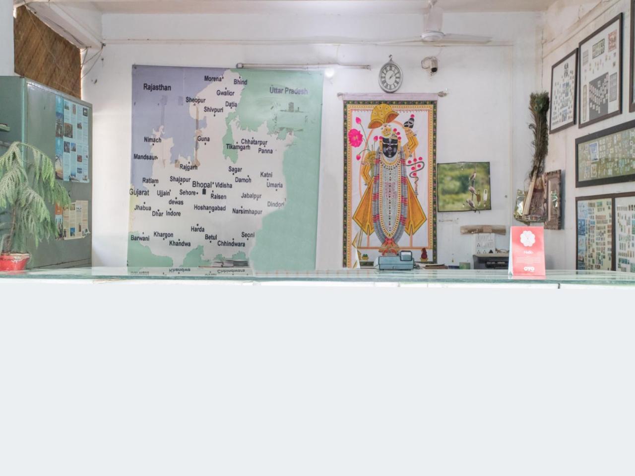 Oyo 14856 Resort Raghav Palace Indore Eksteriør billede